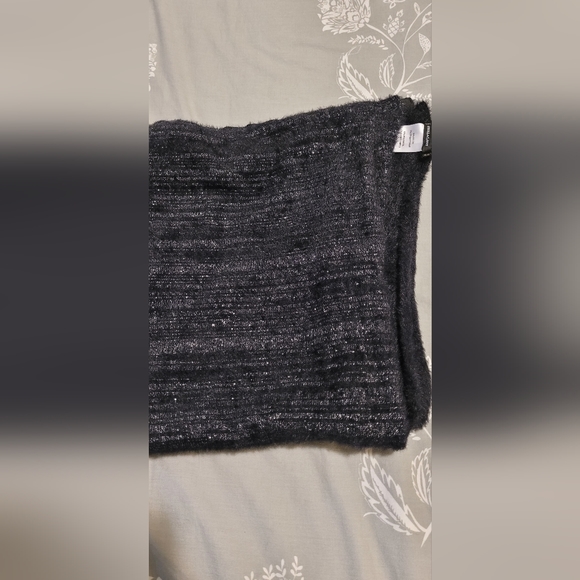 Stella and Dot Versatile scarf - Picture 2 of 5